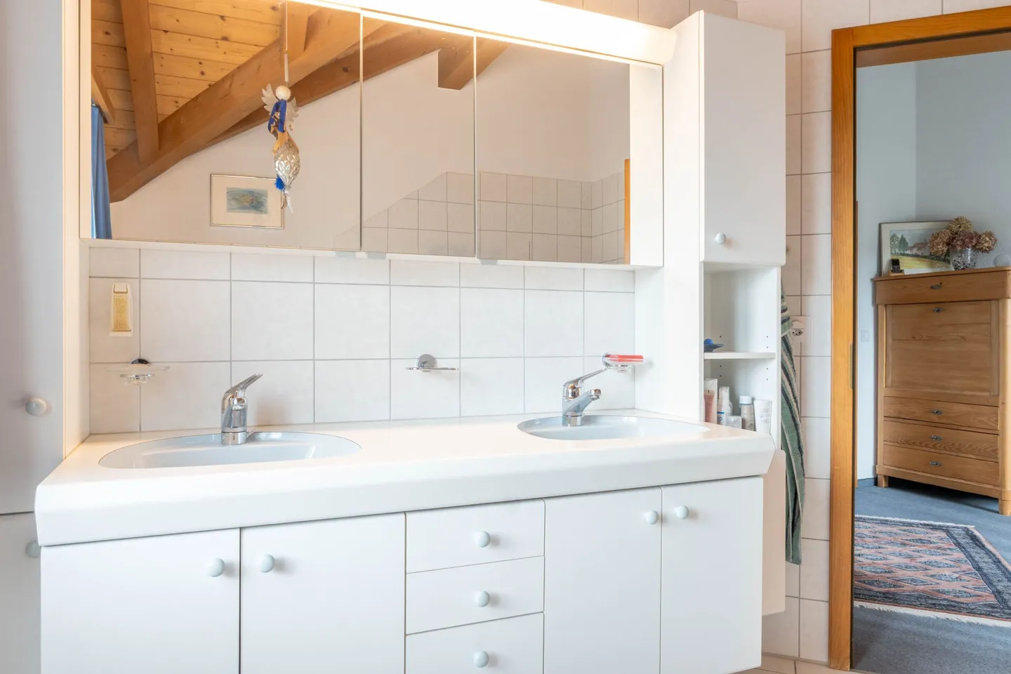 Ampia casa unifamiliare con piscina e giardino paradisiaco a Roggwil - Foto 15 di 33