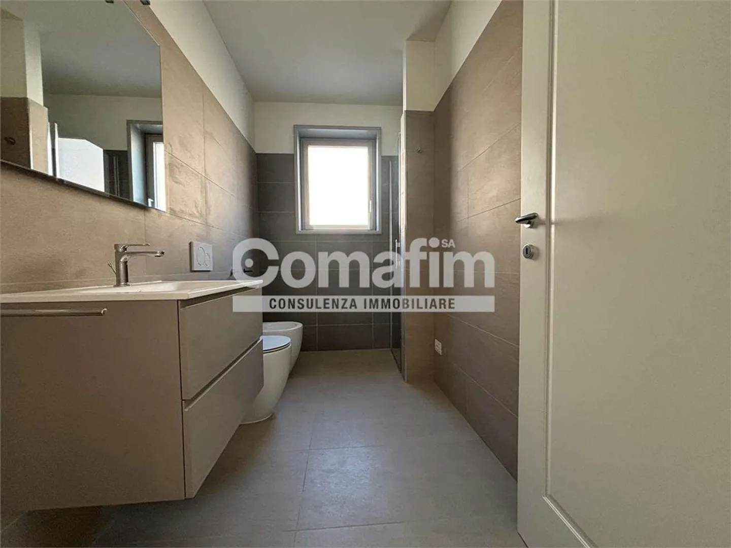 Chiasso: 2.5 rooms on the ground floor - Modern with terrace - Photo 10 of 13
