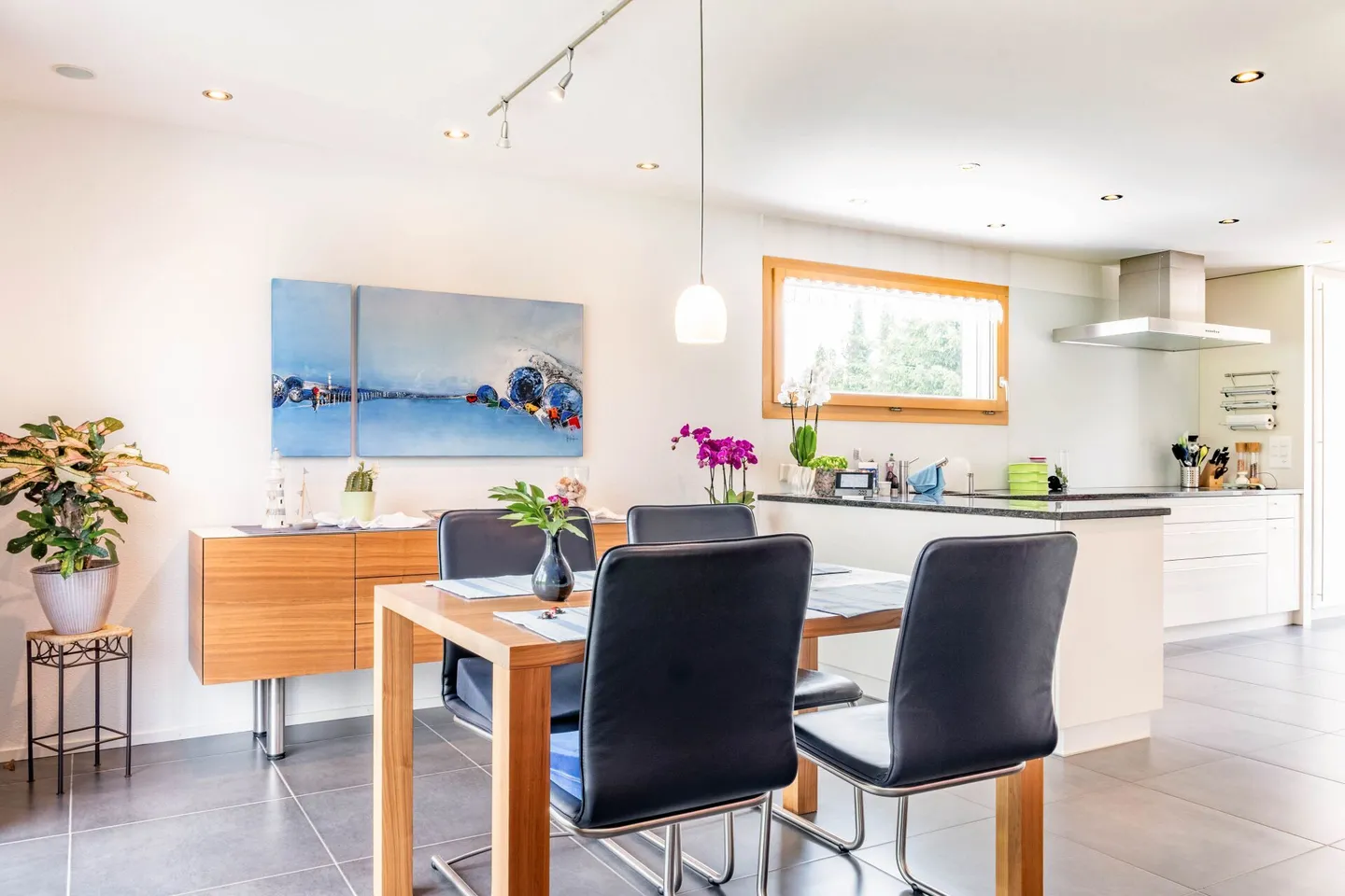 Ampia casa unifamiliare con piscina e giardino paradisiaco a Roggwil - Foto 22 di 33