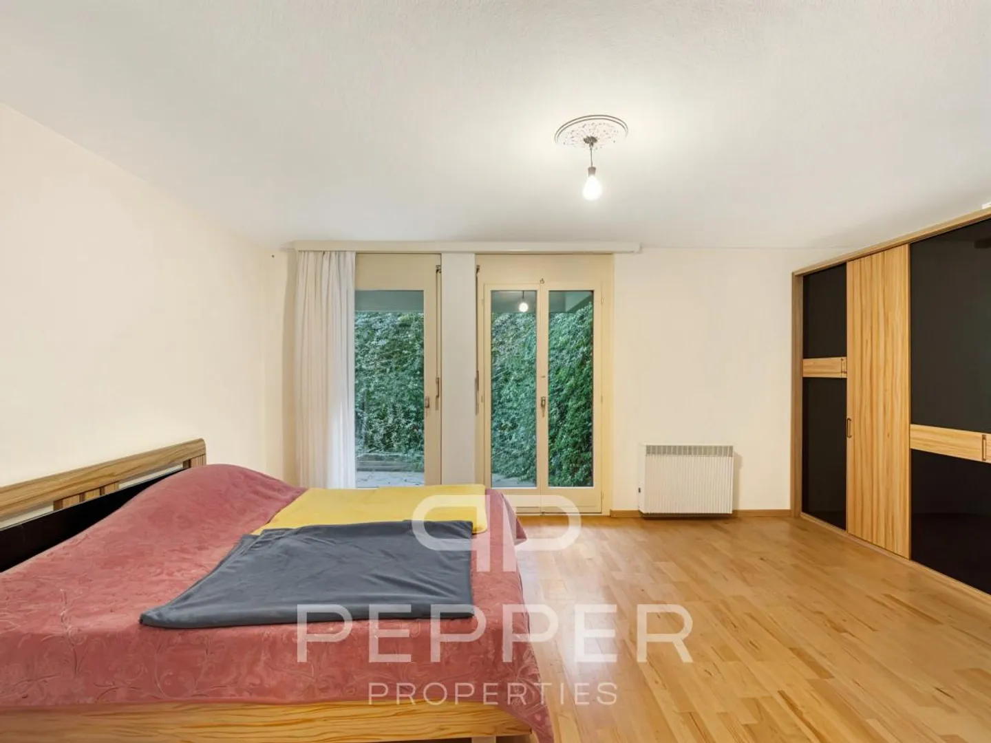 Spacious Ground Floor Apartment in the Heart of Chailly - Photo 6 of 13