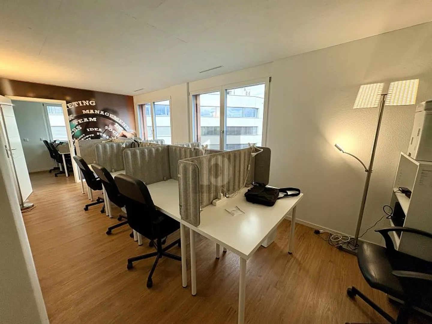 Bureau 2 pièces - Photo 1 sur 6