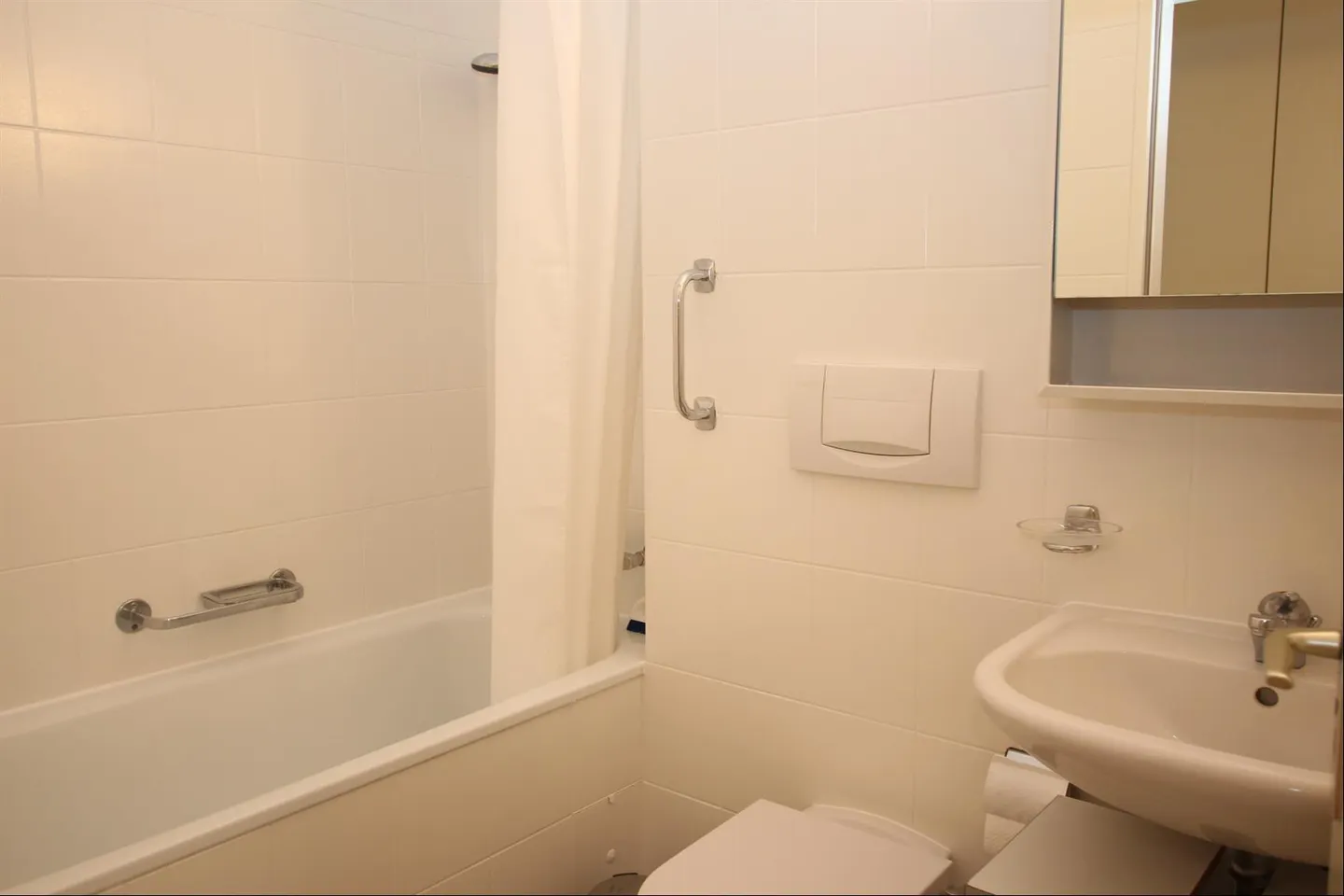 Charming Apartment in Florissant - Photo 5 of 9