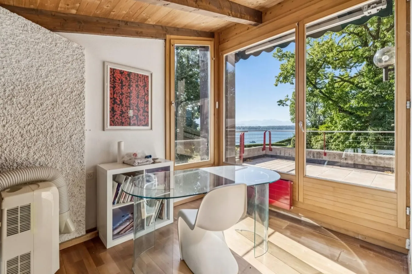 A Character Property with Lake View - Photo 2 of 10