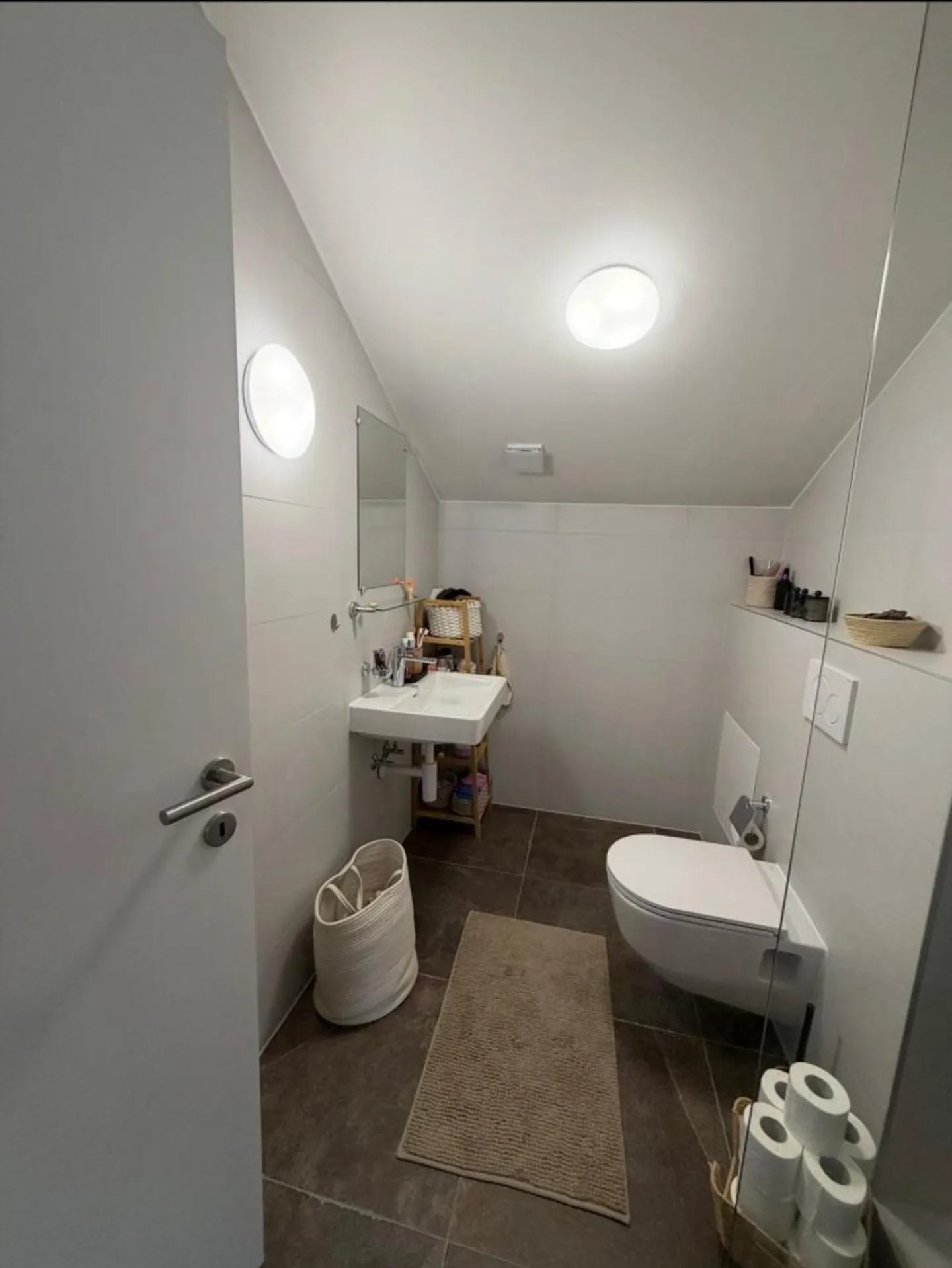 Renovated 2.5 Room Apartment - Photo 7 of 9