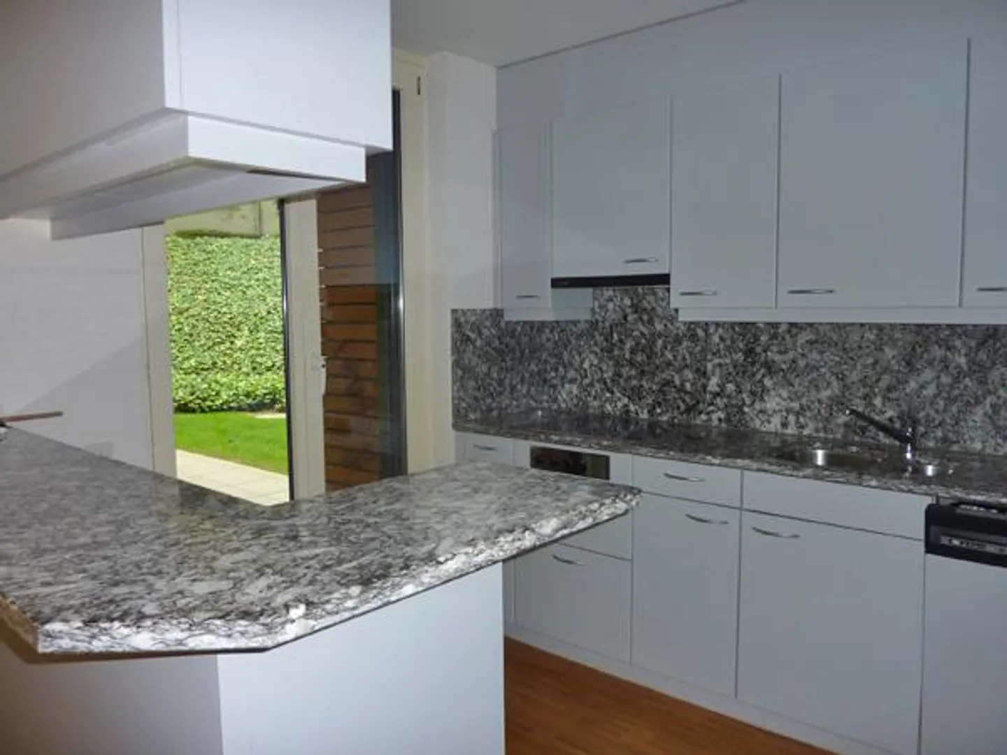 Il tuo appartamento da sogno con una grande terrazza sul bellissimo lago di Zurigo - Foto 5 di 6