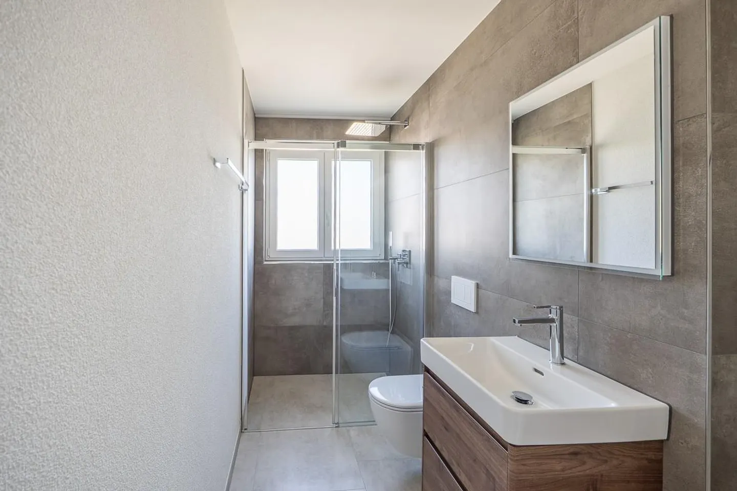 Spacious 4.5-Room Apartment - Photo 6 of 12