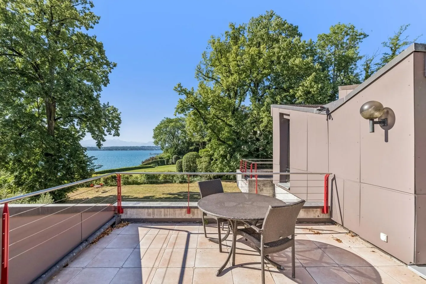 A Character Property with Lake View - Photo 4 of 10