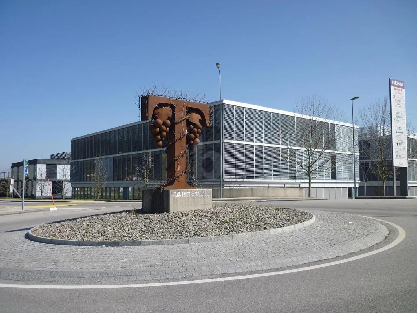 MODERN WITH ADAPTED SERVICE SOLUTION - Photo 1 of 6