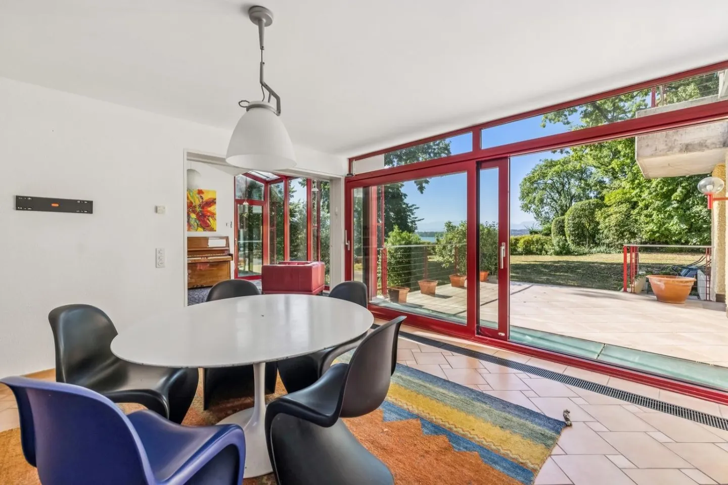 A Character Property with Lake View - Photo 8 of 10