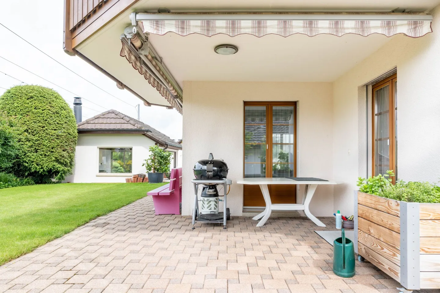 Ampia casa unifamiliare con piscina e giardino paradisiaco a Roggwil - Foto 29 di 33