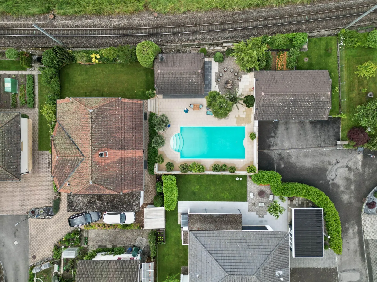 Ampia casa unifamiliare con piscina e giardino paradisiaco a Roggwil - Foto 30 di 33