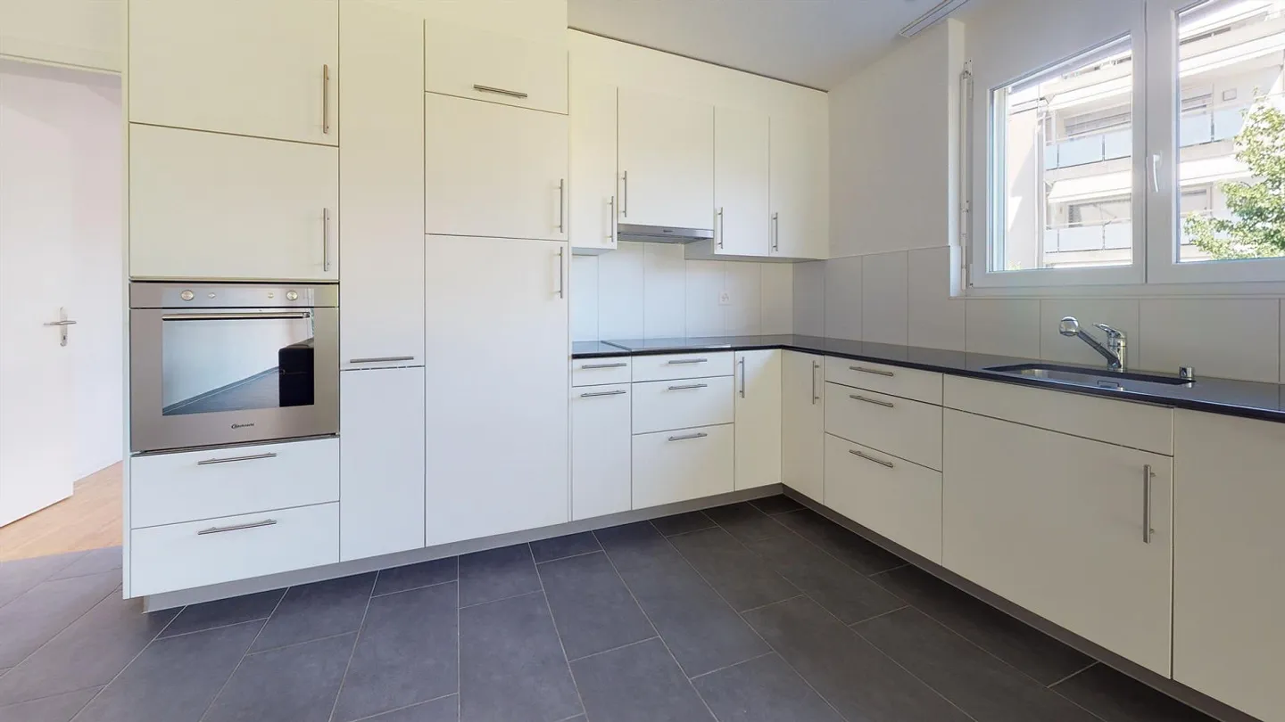 Beautiful corner apartment on the ground floor seeks new tenant from 01.07.2026 - Photo 3 of 11