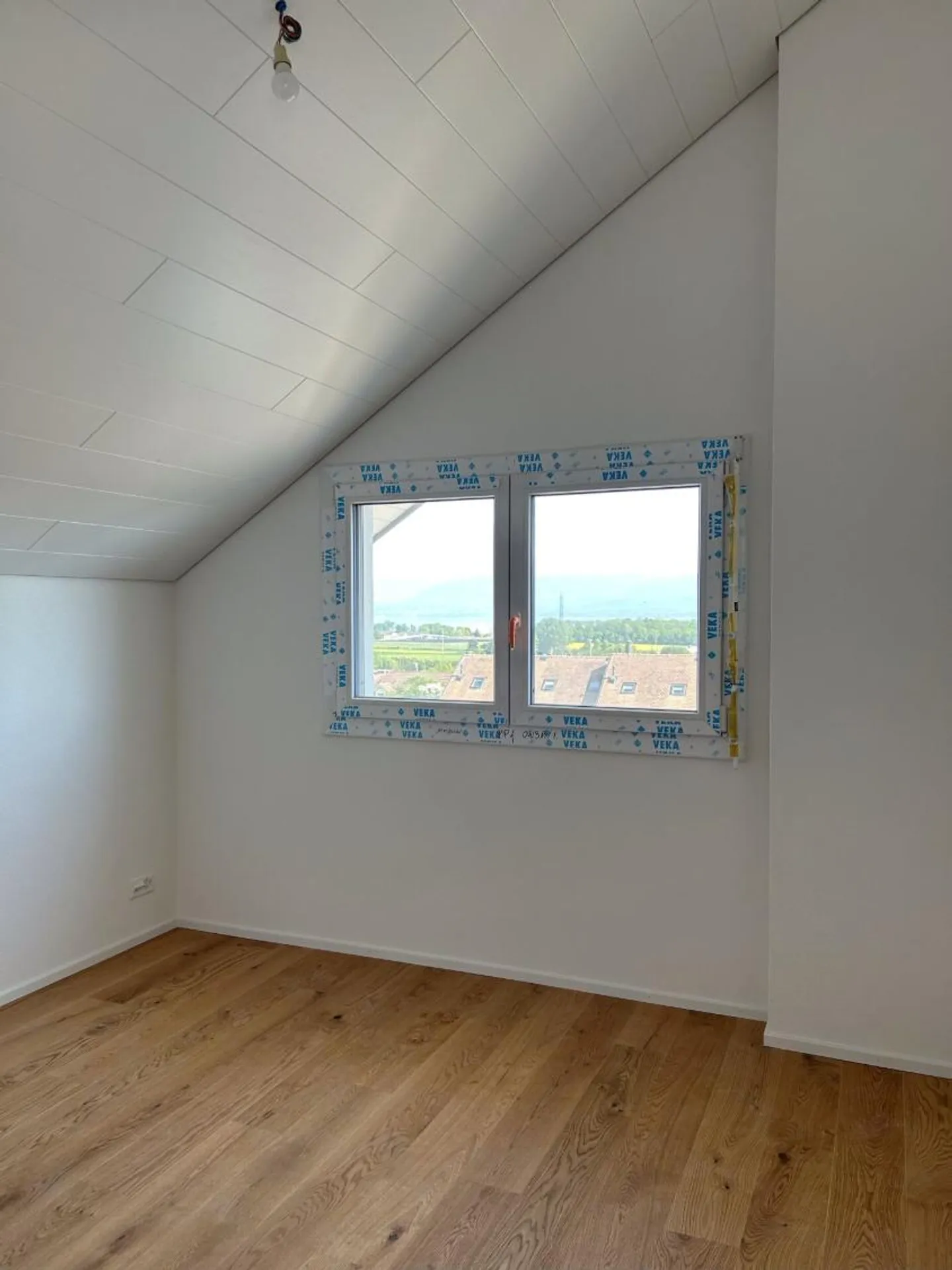 Superbo attico di 4,5 stanze con vista lago all'orizzonte - Foto 6 di 10