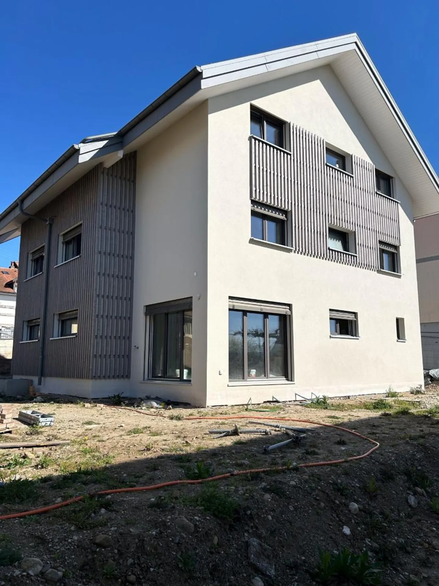 Superbo attico di 4,5 stanze con vista lago all'orizzonte - Foto 9 di 10