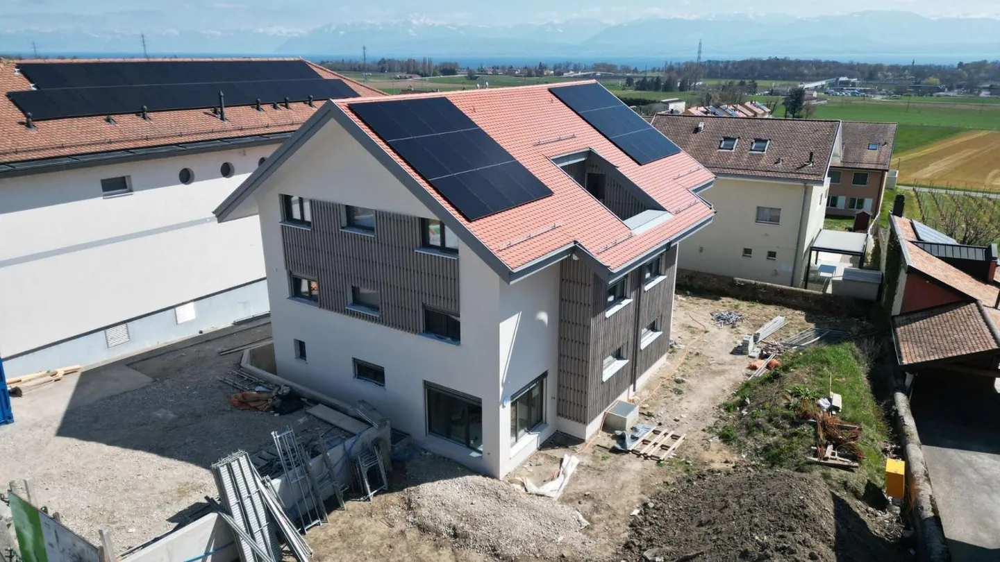 Superbo attico di 4,5 stanze con vista lago all'orizzonte - Foto 10 di 10