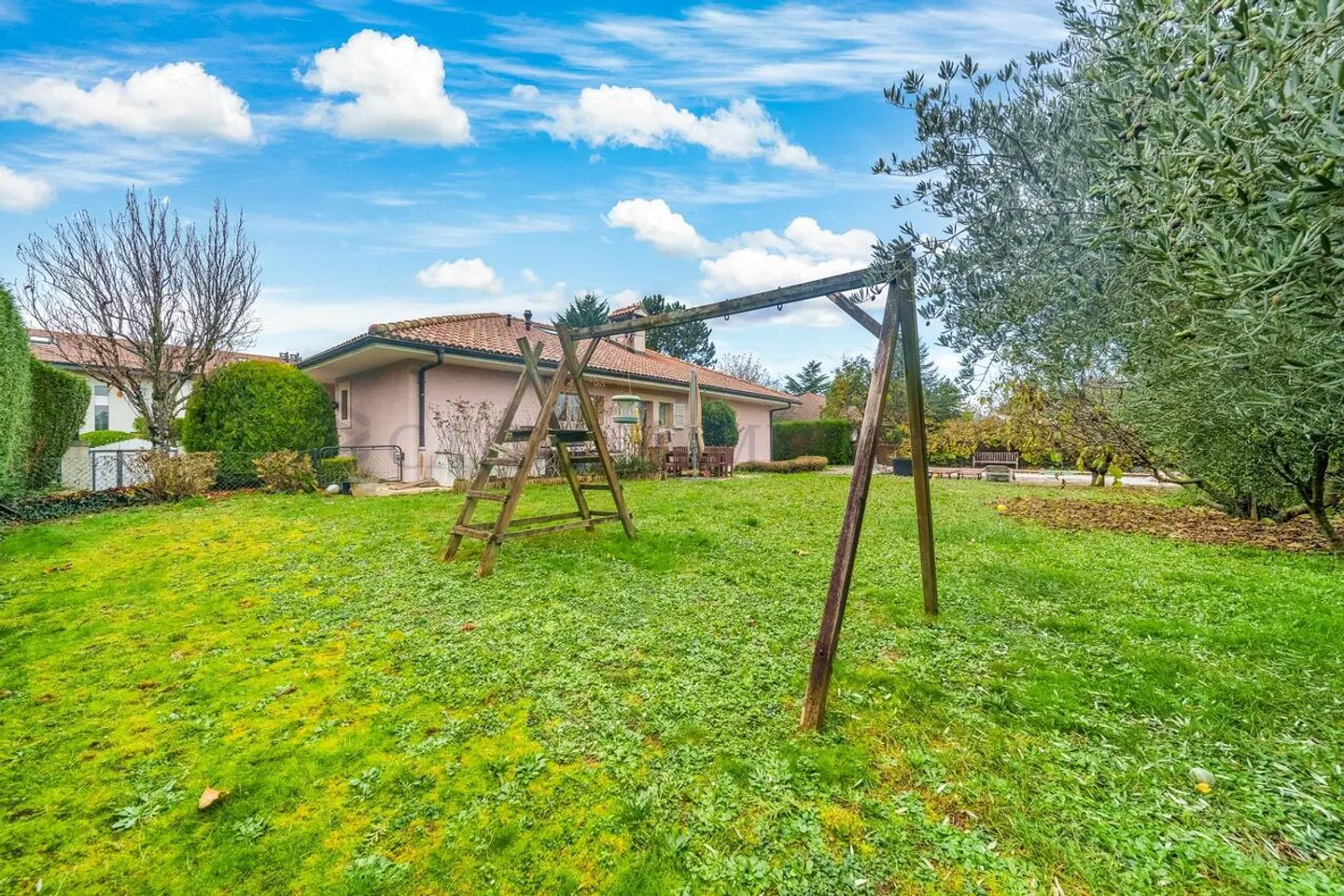 Villa indipendente con piscina - Foto 2 di 6