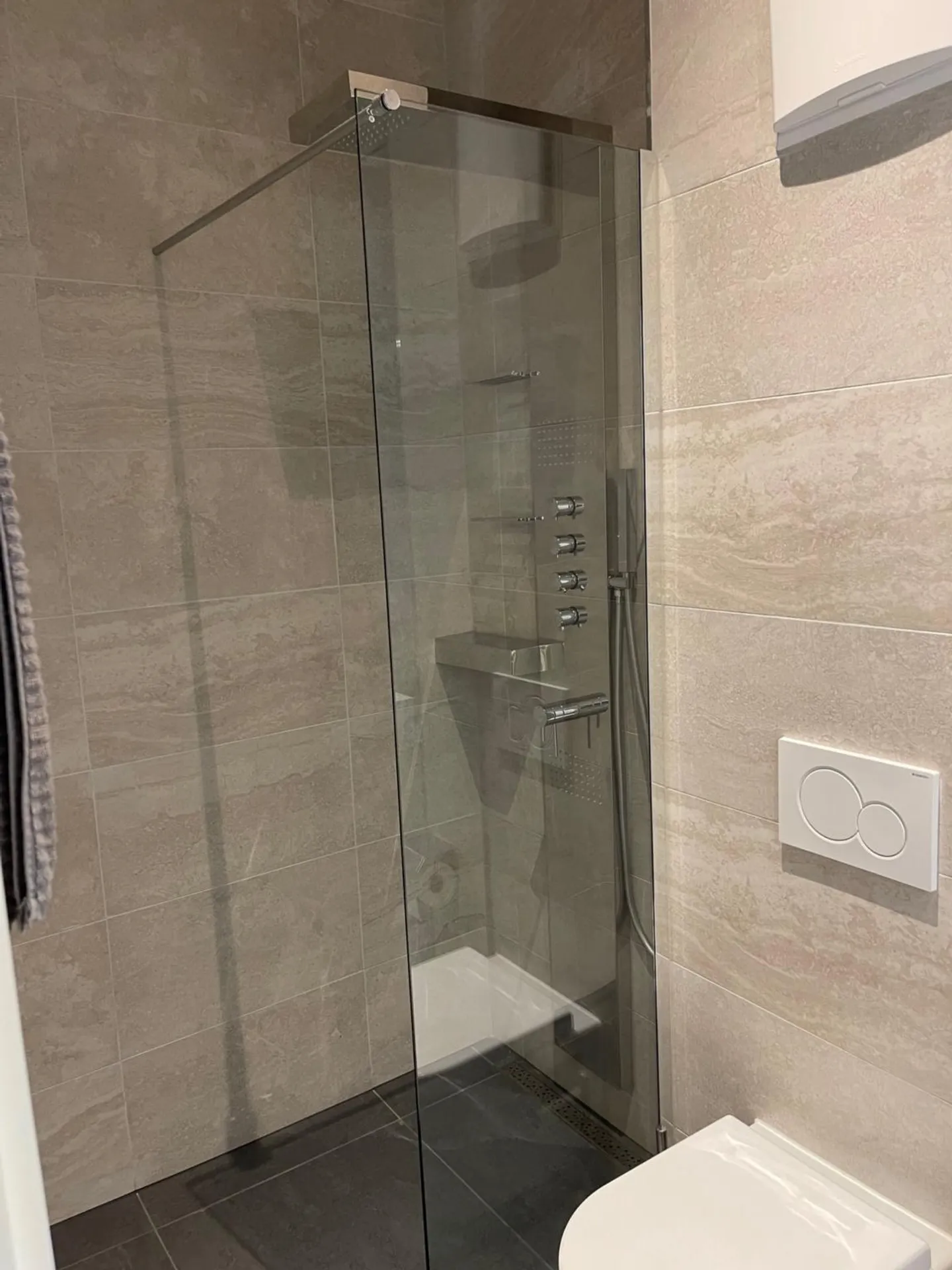 Prächtige 3.5-Zimmer-Wohnung im Stadtzentrum im Attikageschoss - Foto 9 von 13