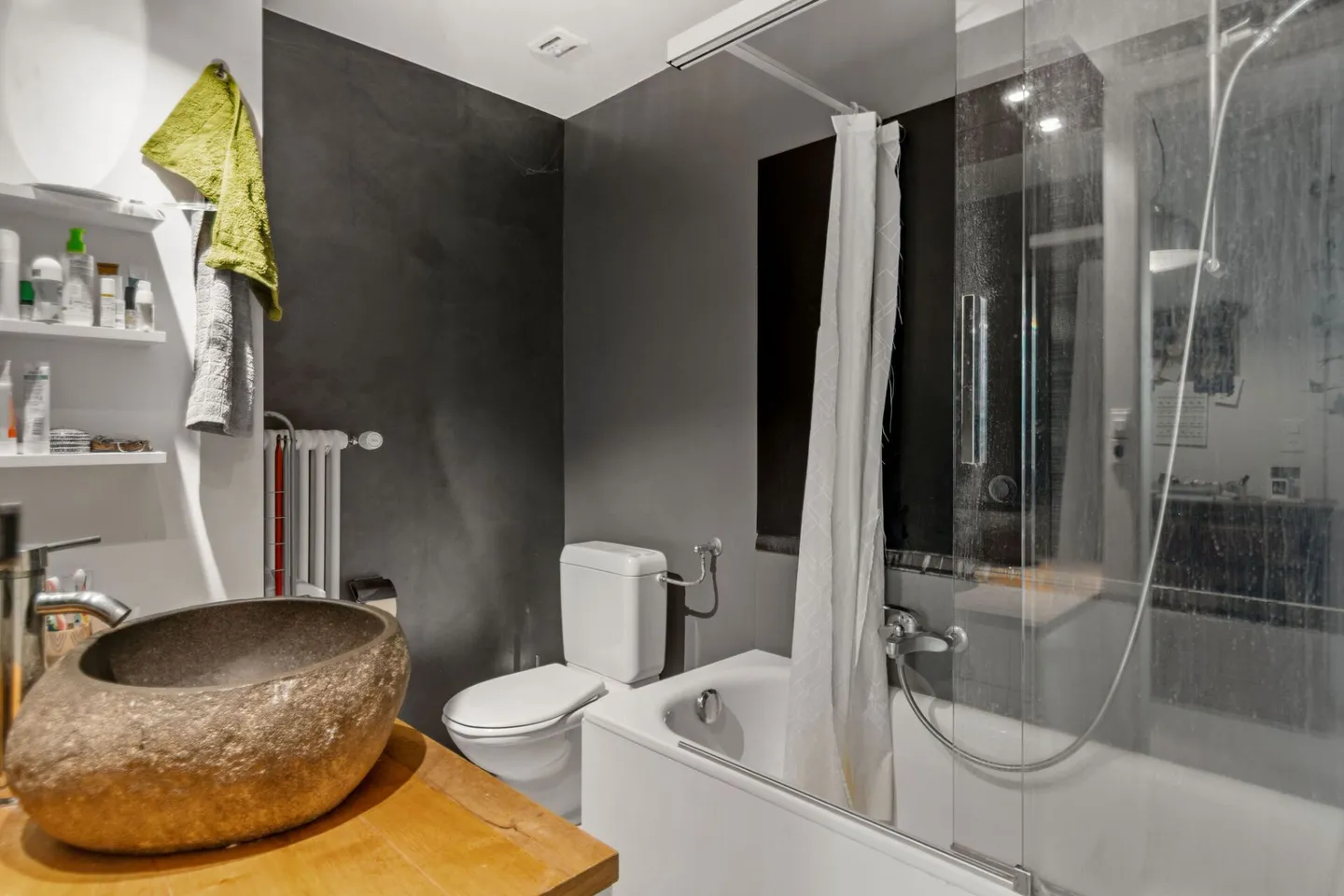 La Chaux-de-Fonds, magnifique appartement de 3 pièces dans un manoir - Photo 10 sur 19