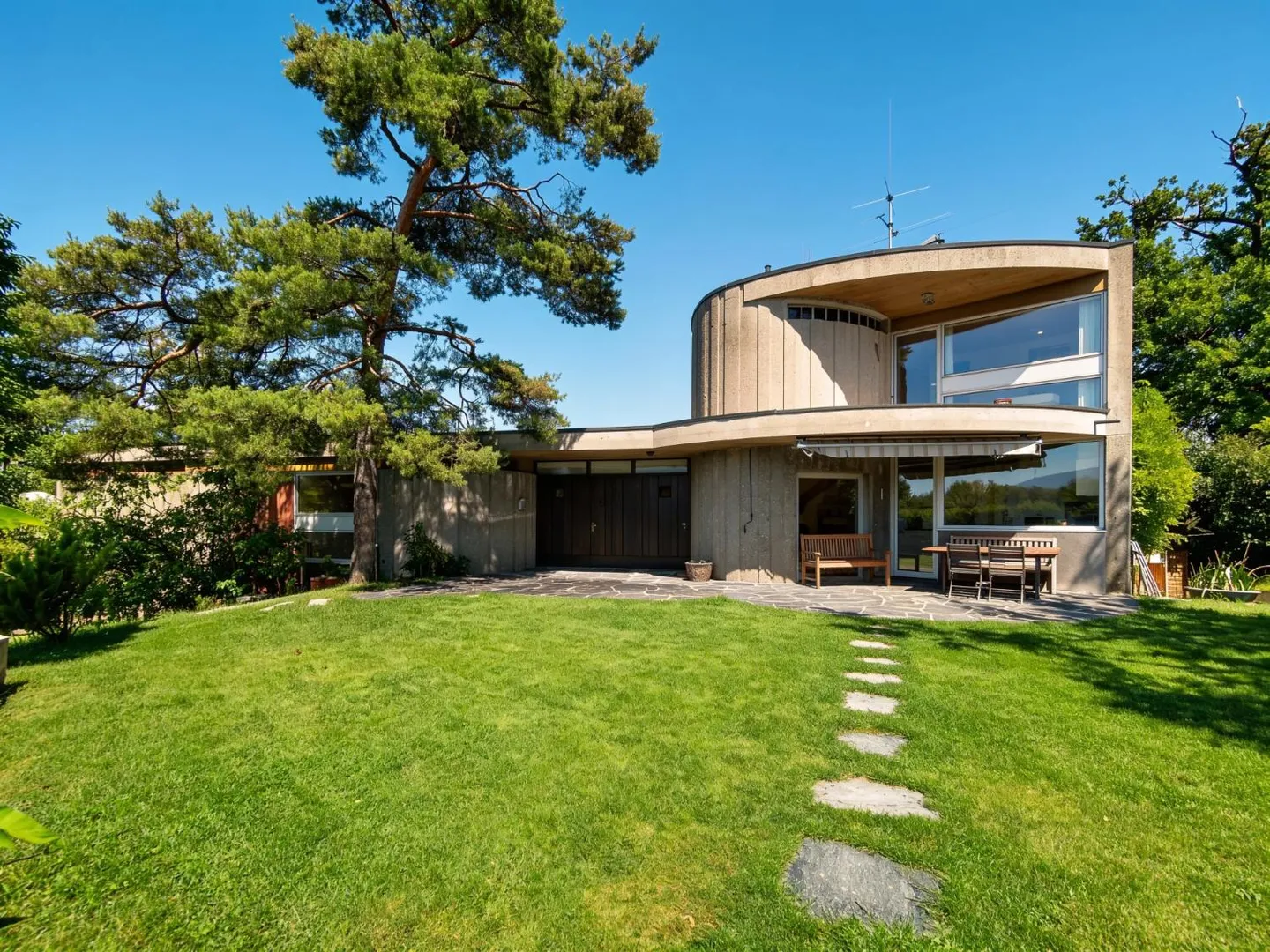 Villa 8 Zimmer - Foto 1 von 8