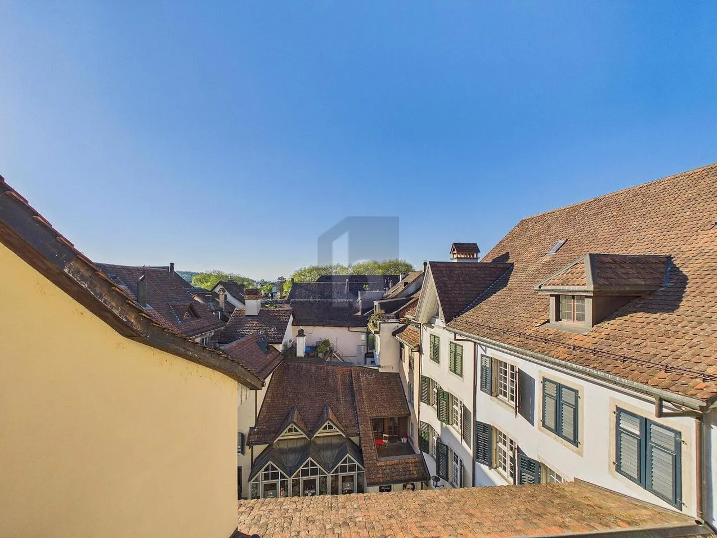 AU-DESSUS DES TOITS DE SOLOTHURN - Photo 1 sur 6