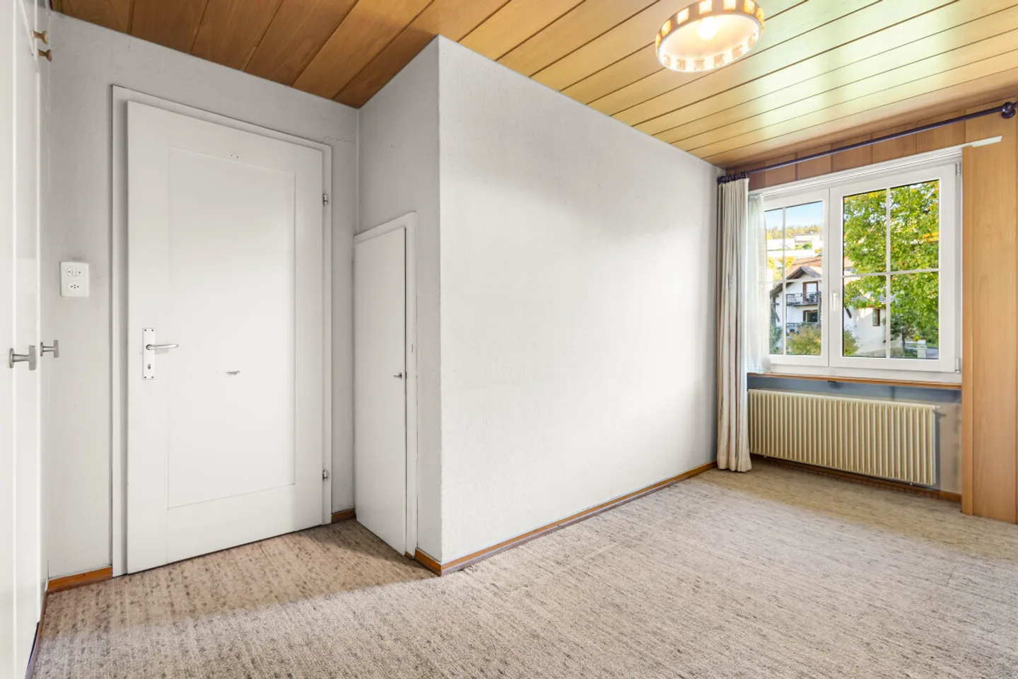 Casa con fascino e opportunità di investimento versatili - Foto 8 di 13