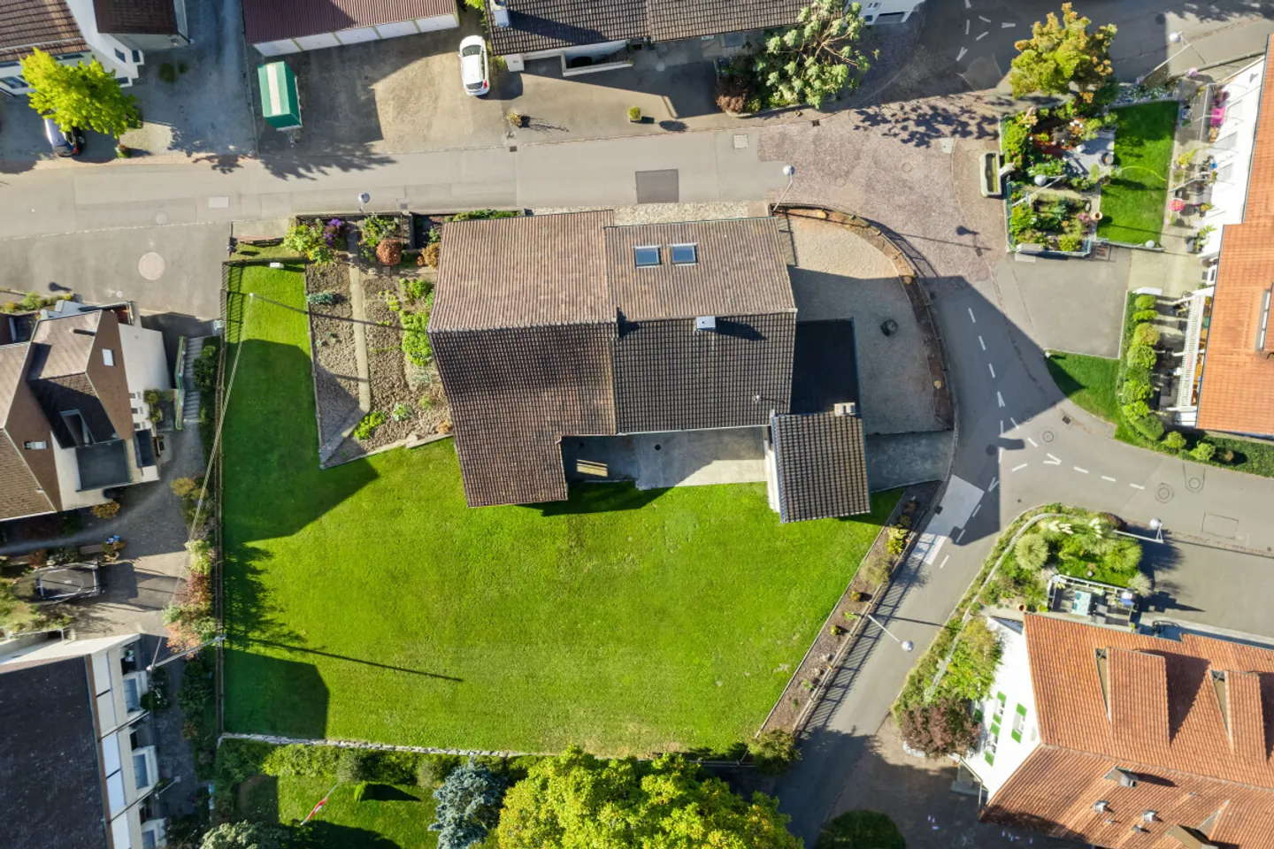 Casa con fascino e opportunità di investimento versatili - Foto 1 di 13