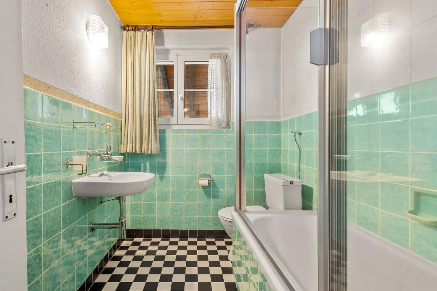 Casa con fascino e opportunità di investimento versatili - Foto 9 di 13