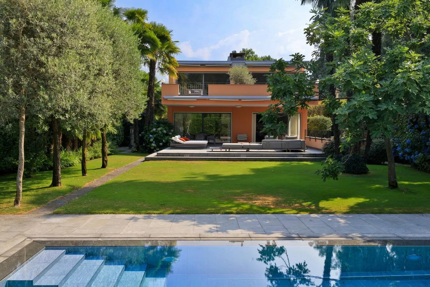 Luxusvilla mit Fitness-Oase - Foto 1 von 17