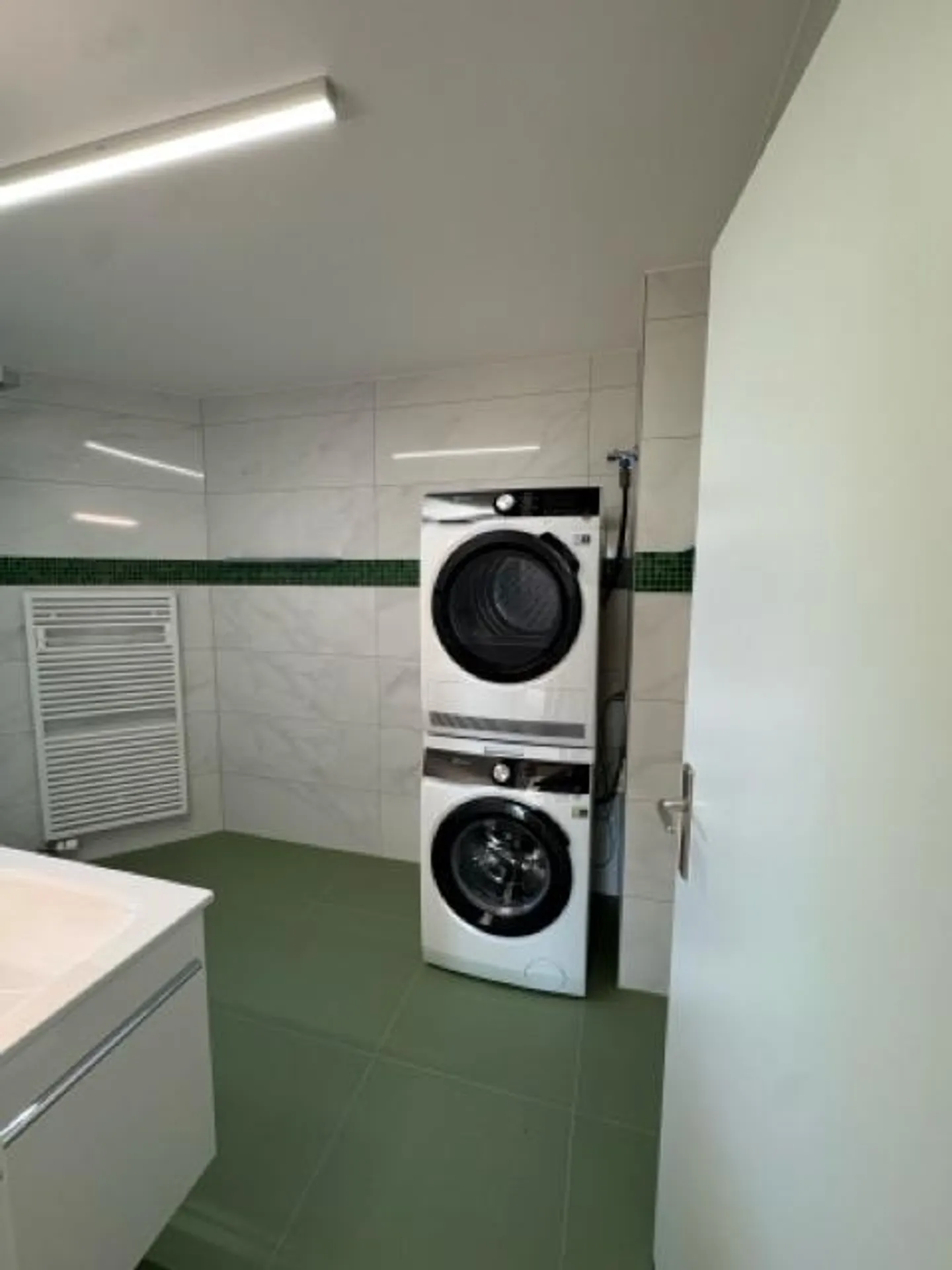 Newly renovated 4.5-room apartment in Zurich-Höngg with attractive views - Photo 11 of 11