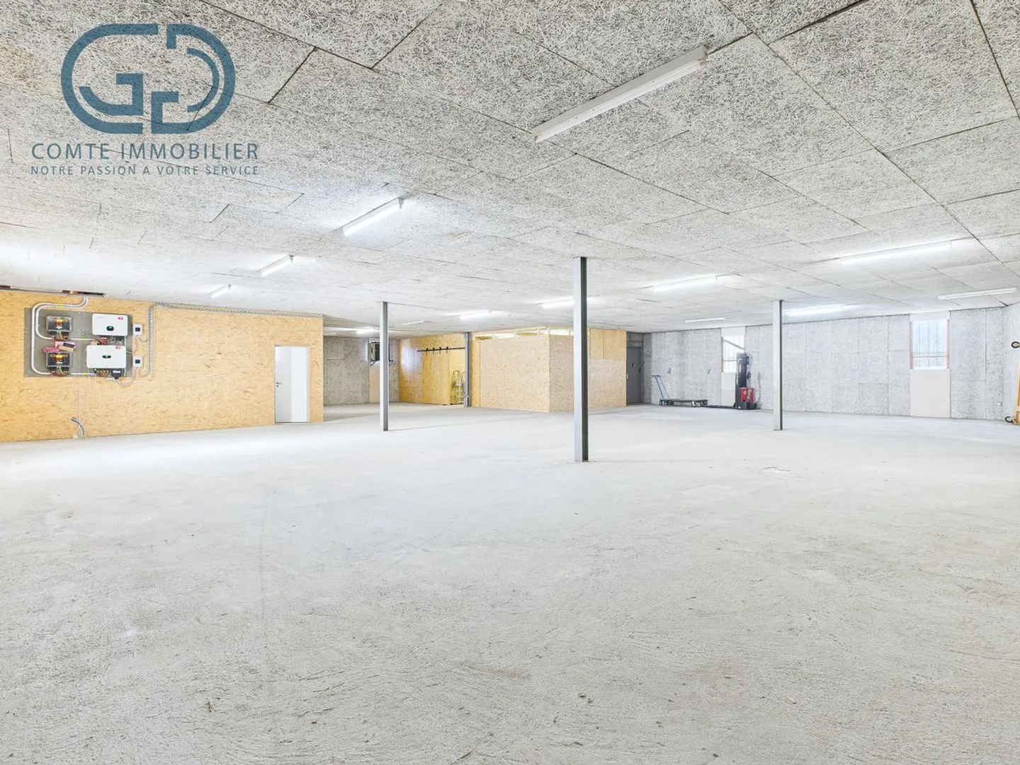 367 m2 storage space for rent in the center of Courgenay - Photo 3 of 6