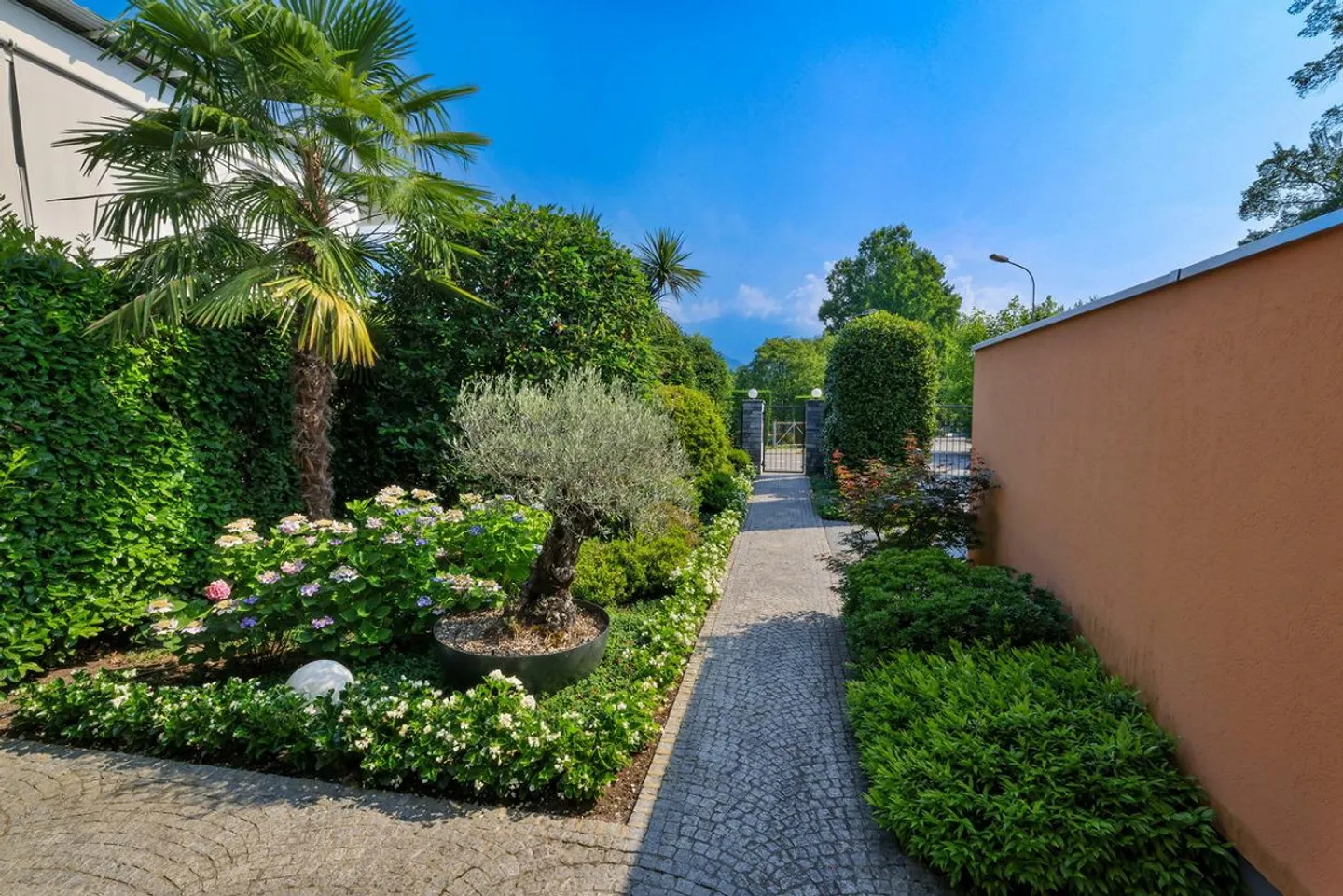 Luxusvilla mit Fitness-Oase - Foto 14 von 17