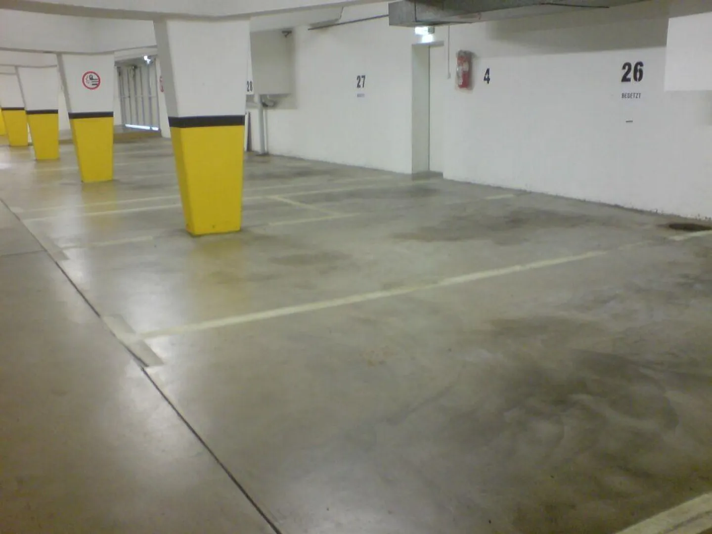 Parkplatz in Binningen - Foto 1 von 1