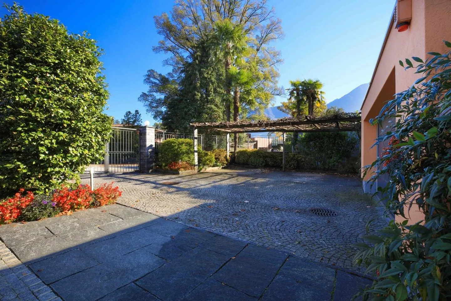 Luxusvilla mit Fitness-Oase - Foto 15 von 17
