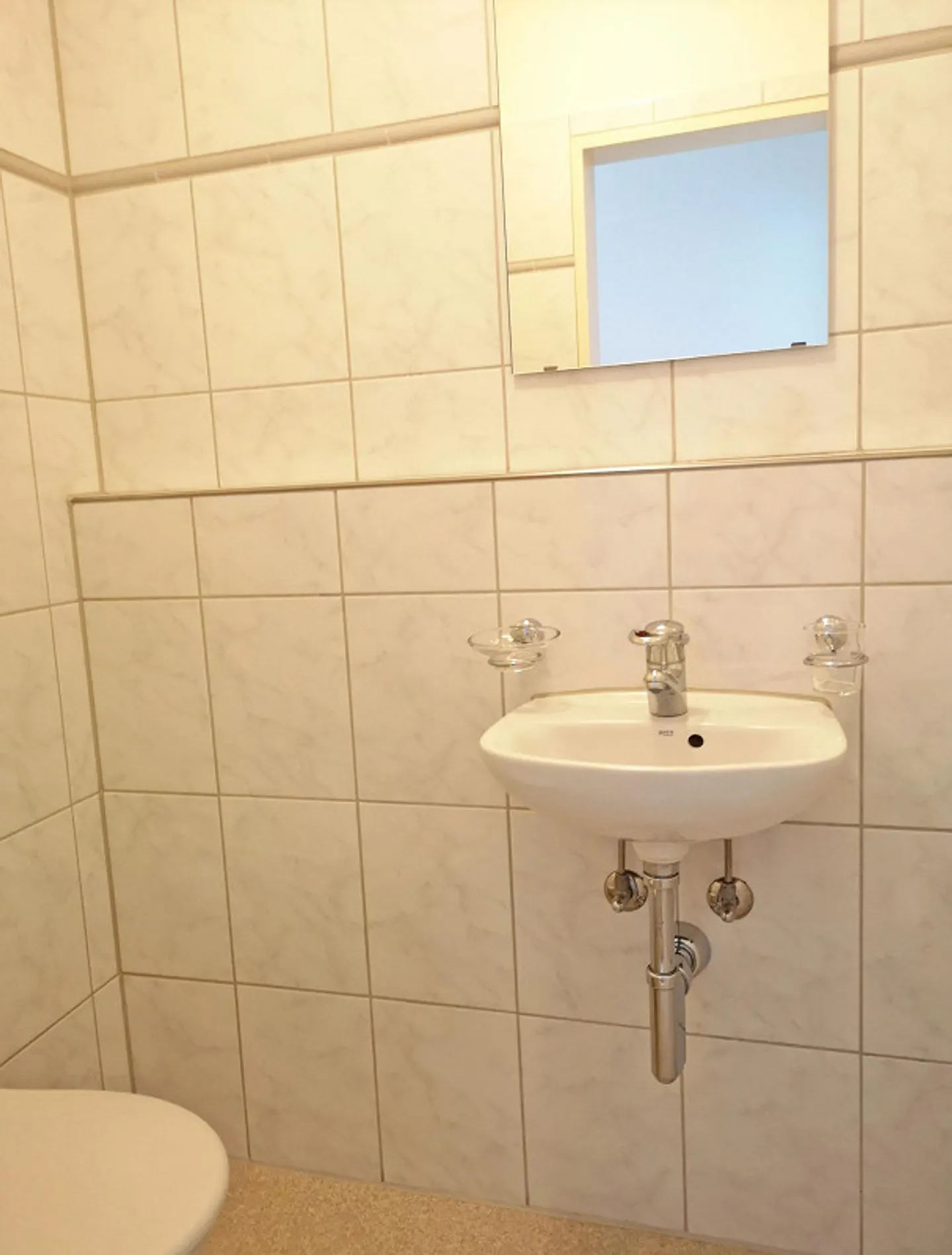 Centrally Located Family Apartment - Photo 11 of 12