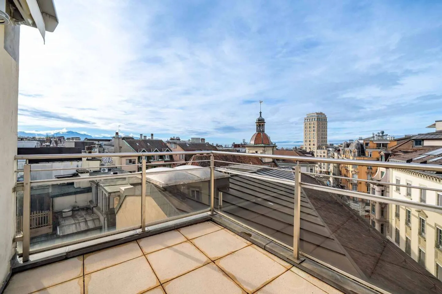 Sehr schöne 2,5-Zimmer-Wohnung im Herzen der Innenstadt von Lausanne - Foto 1 von 5