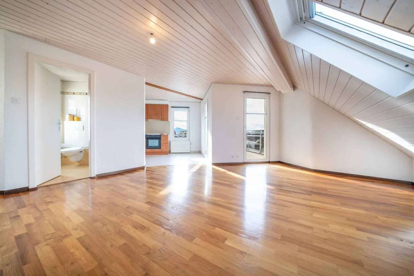 Sehr schöne 2,5-Zimmer-Wohnung im Herzen der Innenstadt von Lausanne - Foto 2 von 5