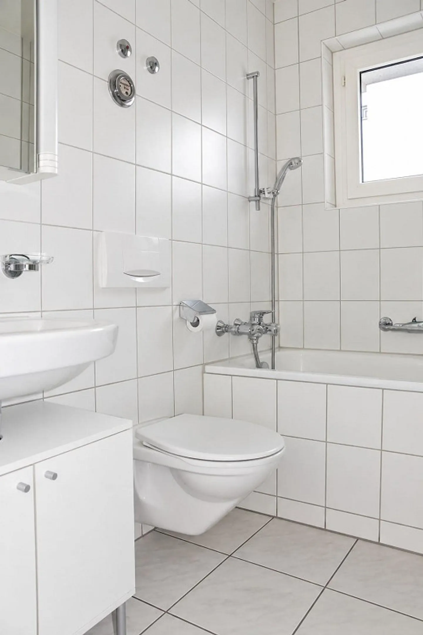 Spacieux appartement de 3 pièces au centre de Binningen - Photo 7 sur 10