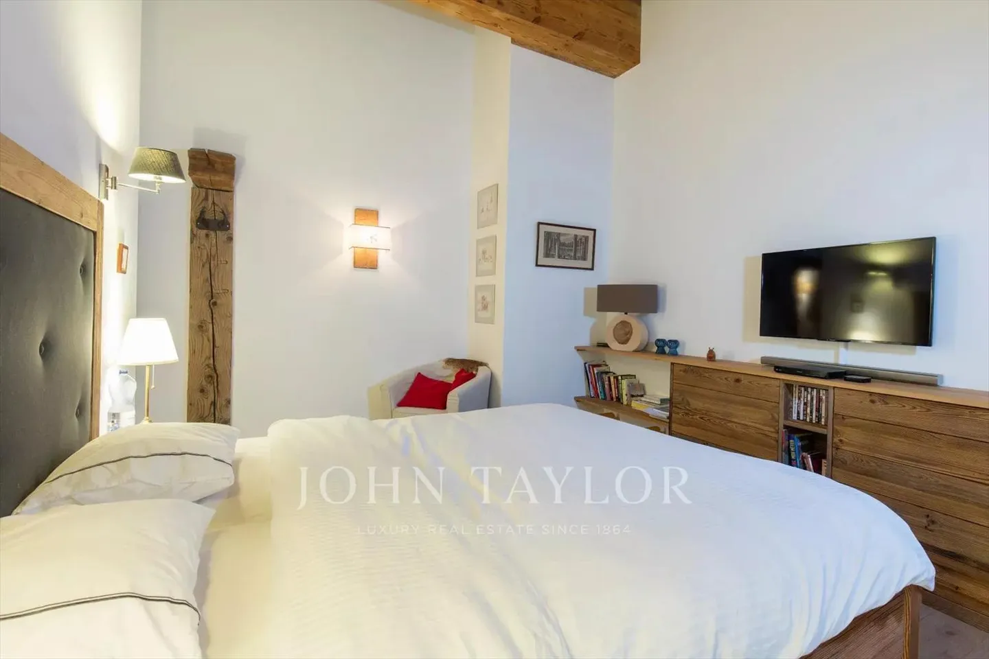 Location quinzaine, month or season: Penthouse 4.5P - Photo 4 of 8