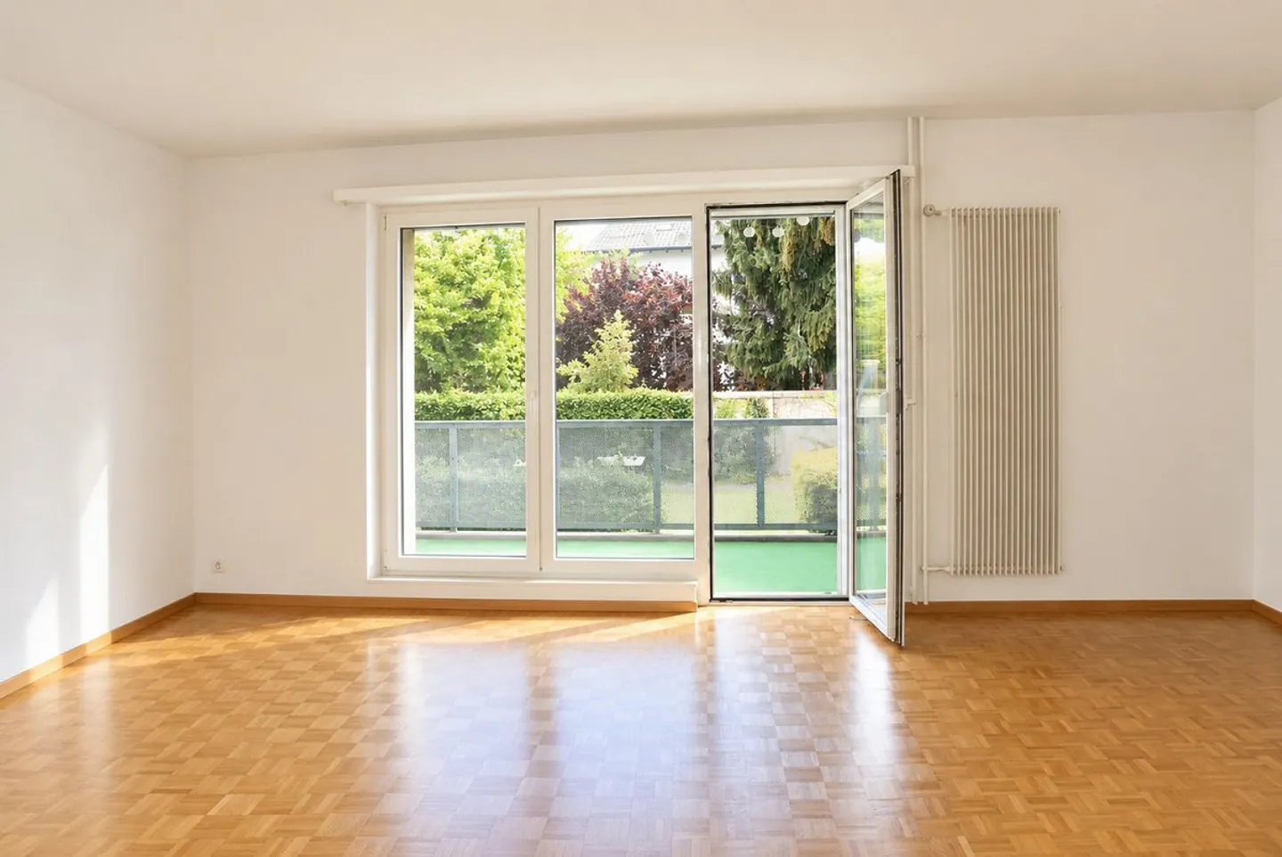 Spacieux appartement de 3 pièces au centre de Binningen - Photo 1 sur 10