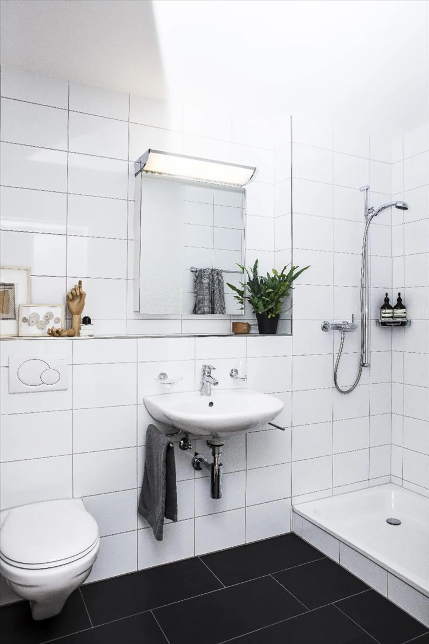 Modern apartment with large balcony in a sunny location - Photo 5 of 11