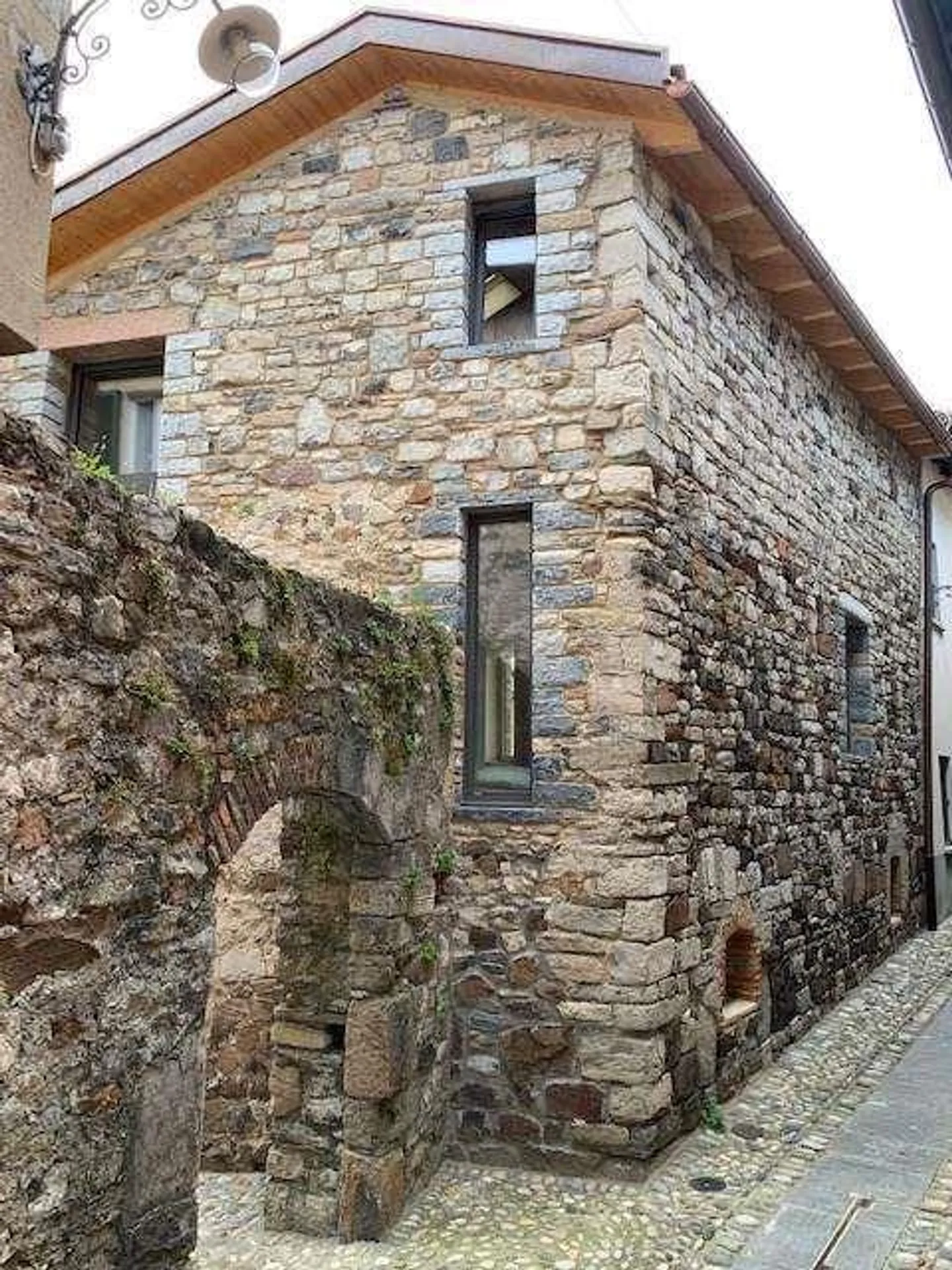 Renoviertes Kernhaus in Bissone - Foto 9 von 12