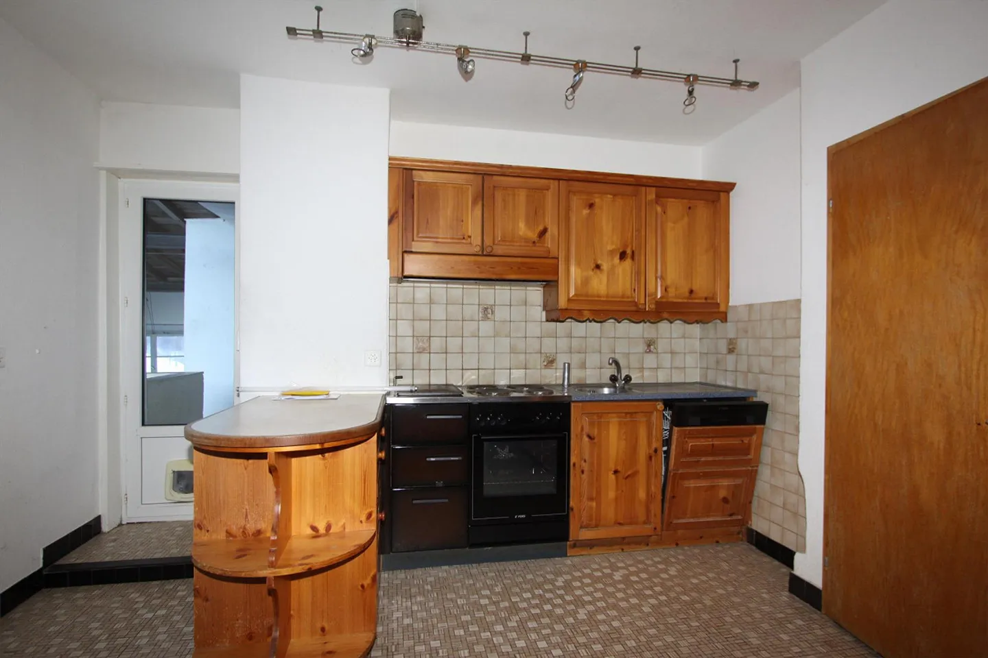 6 1/2-Room Family Apartment, Central in Tavanasa - Photo 4 of 16