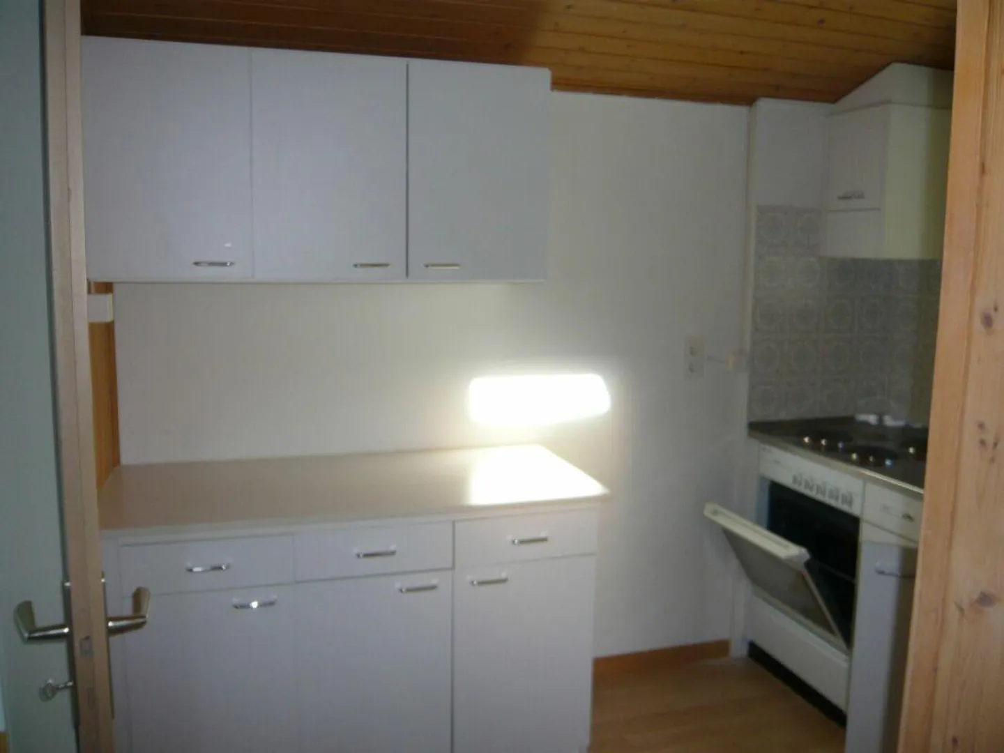Sunny 2-room attic apartment with a view - Photo 4 of 5