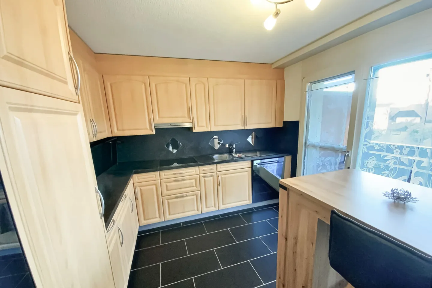 Family-friendly home in a sunny location - Photo 2 of 7