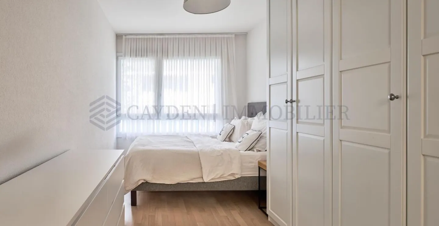 EXCLUSIVITÉ !! Appartement lumineux de 4 pièces avec grand balcon - Photo 1 sur 7