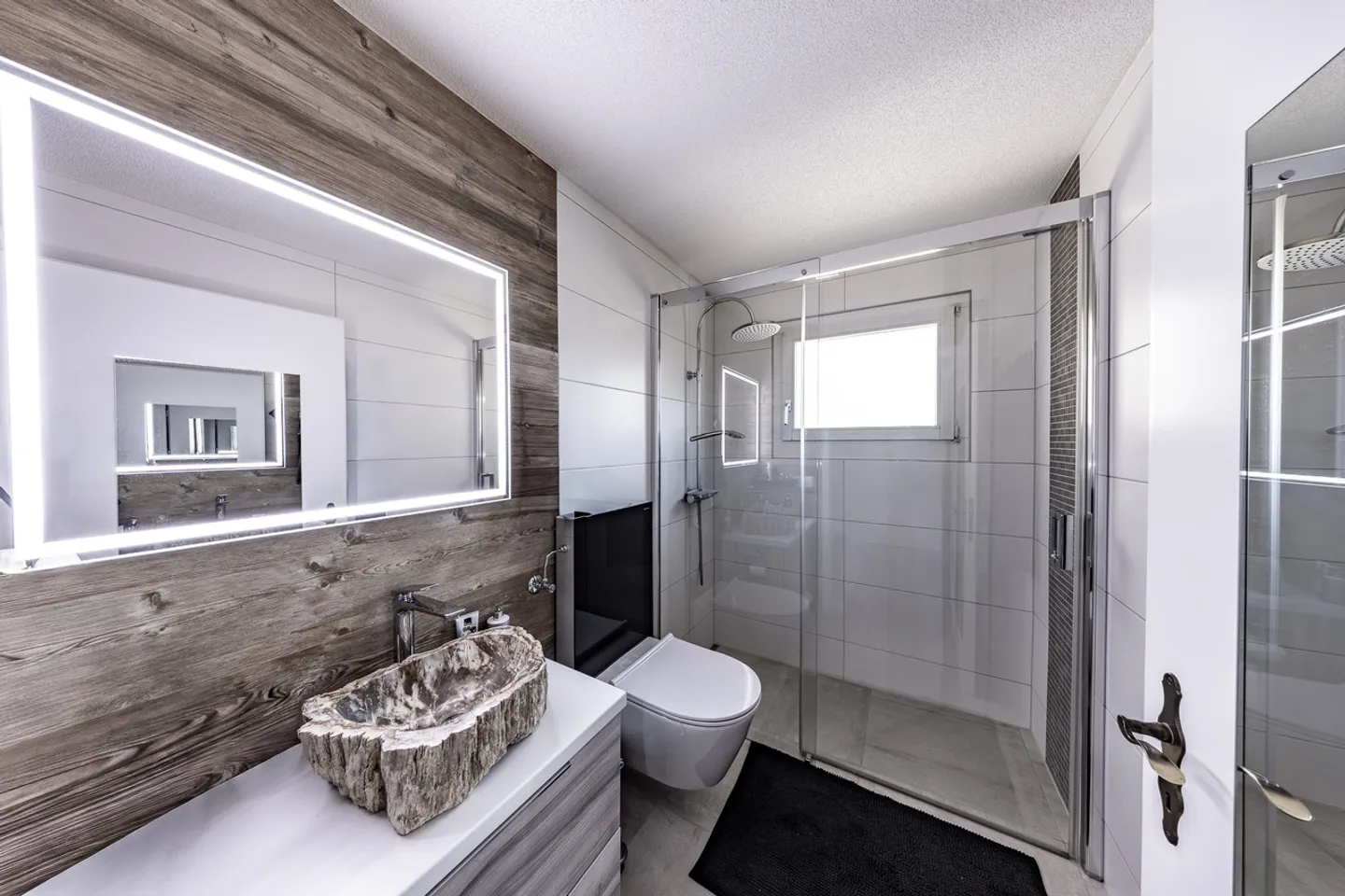 Family-friendly home in a sunny location - Photo 3 of 7