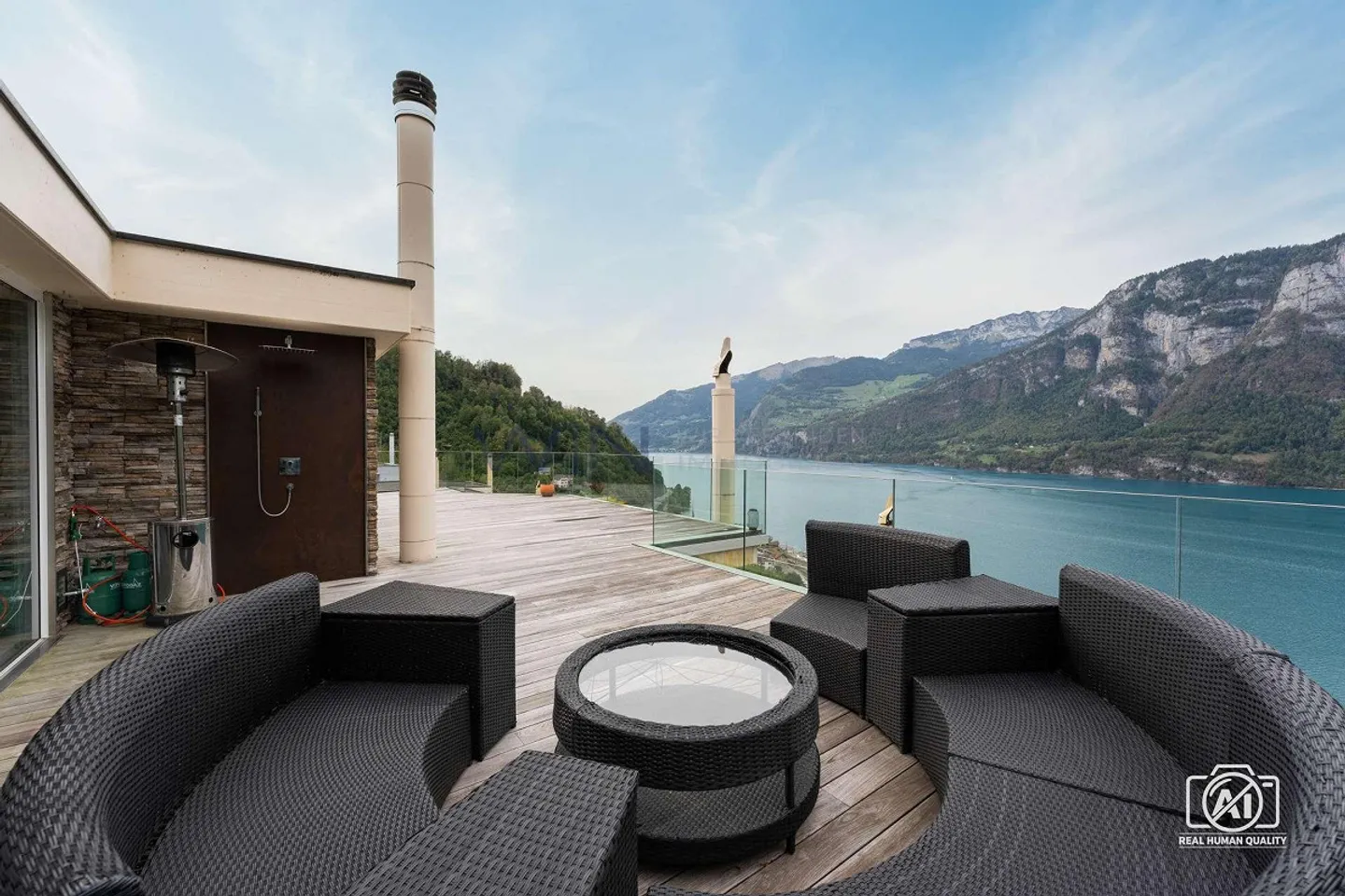 Appartement en terrasse avec vue panoramique sur le lac - Photo 3 sur 13