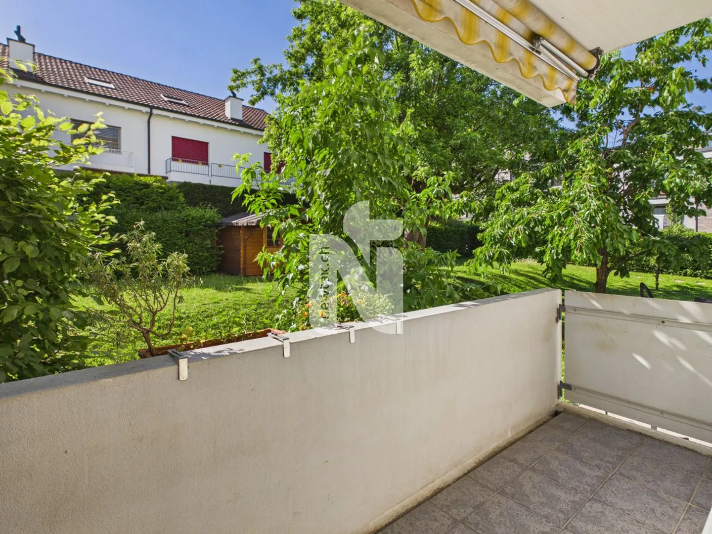 Familienfreundlich, sonnig und gepflegt mit zwei Balkonen, Gartensitzplatz und Garage - Photo 1 of 13