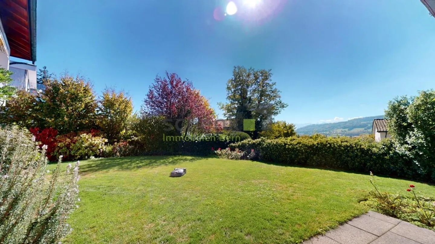 Casa spaziosa in una posizione tranquilla e soleggiata - Foto 10 di 13