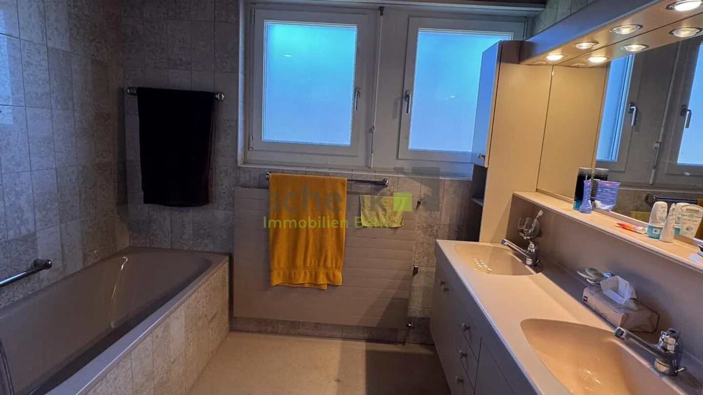 Casa spaziosa in una posizione tranquilla e soleggiata - Foto 12 di 13